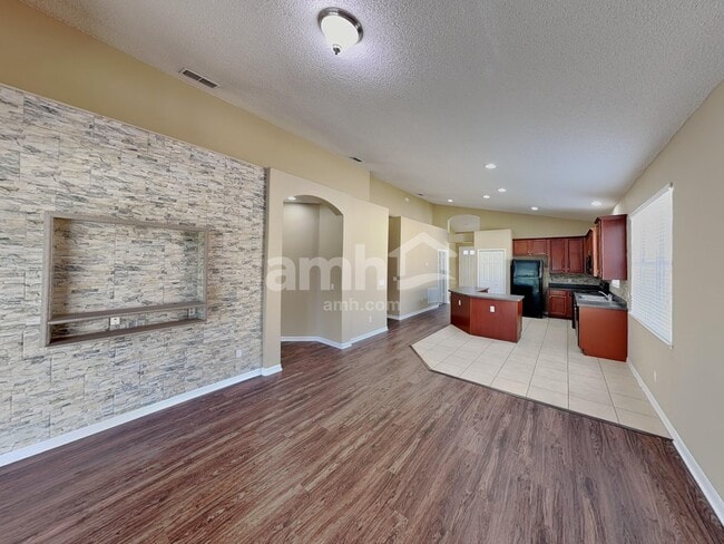 Foto del edificio - 1714 Cedar Lake Dr