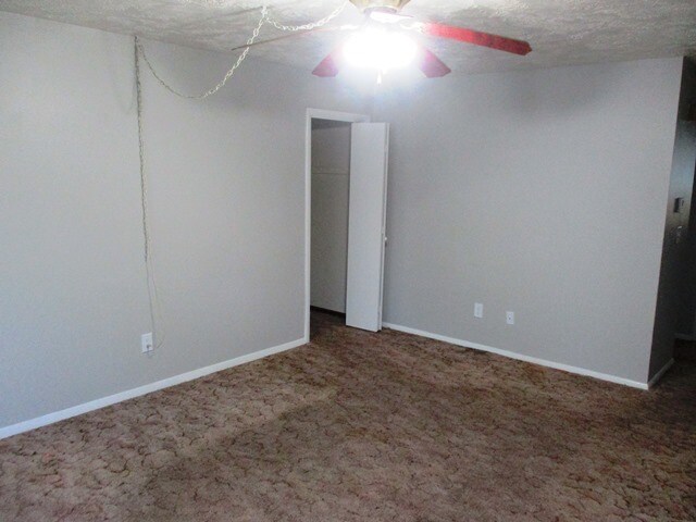 Building Photo - 1500 Ensign Dr