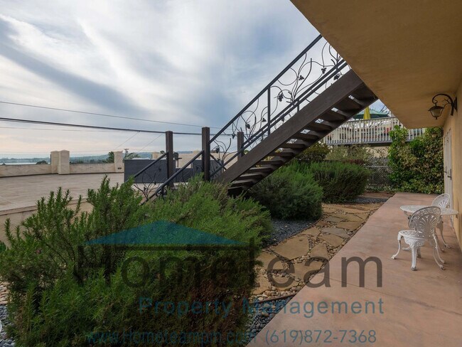 Building Photo - 3 BR/ 3 BA 2620 SQFT Bay Park/ San Diego H...