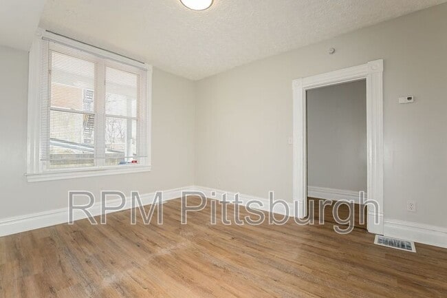 Building Photo - 4 Kuhn St