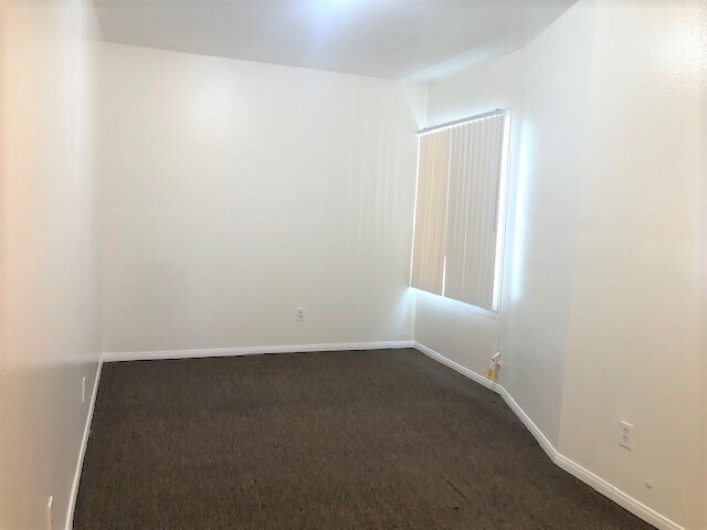 Foto del edificio - 831 W 40th Pl