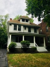 Building Photo - 2280 Grandview Ave