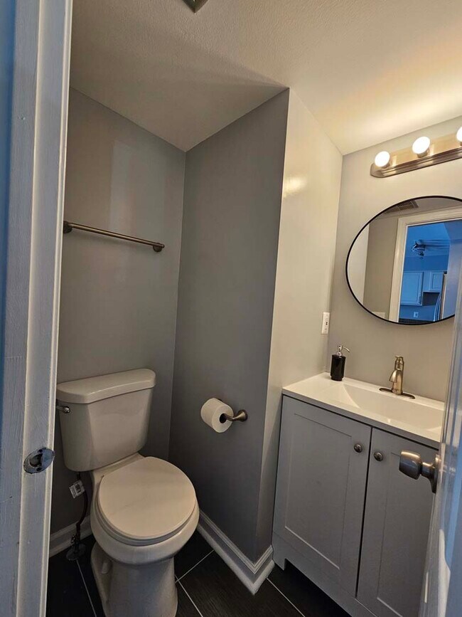 Cuarto de baño - 323 Felsted Ct
