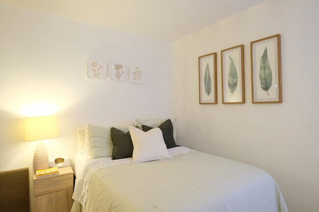 Building Photo - 1420 York Ave