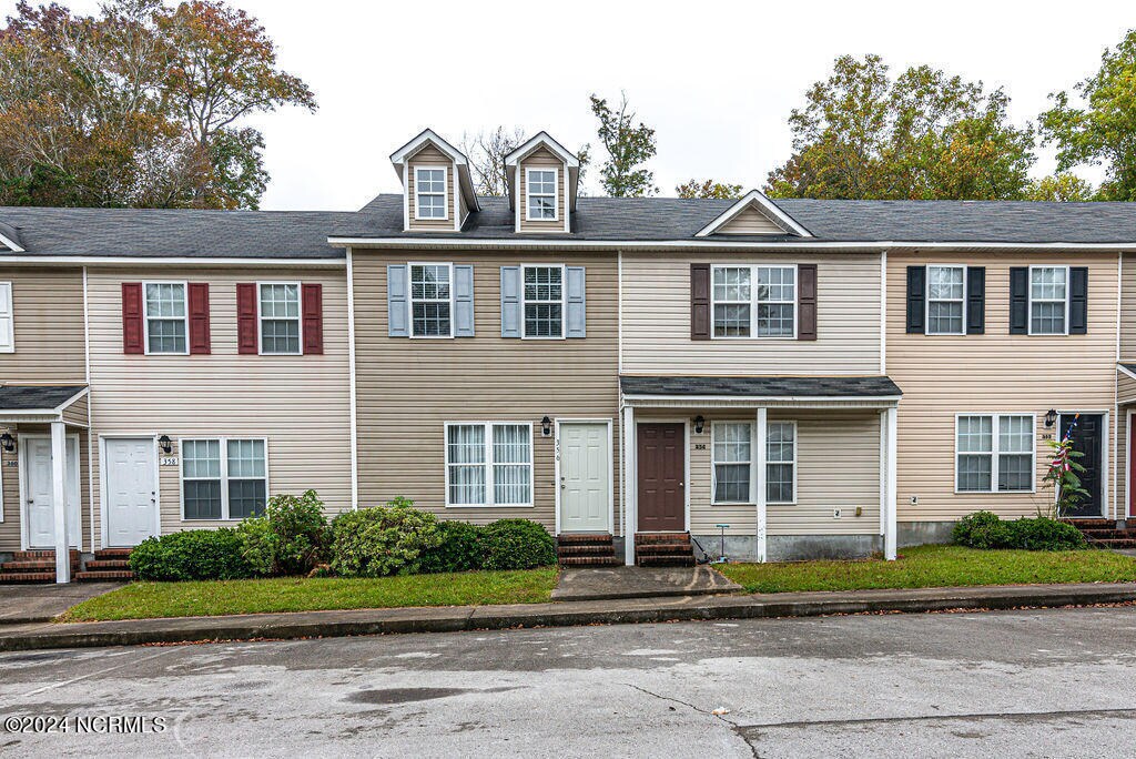 Primary Photo - 356 Bracken Pl
