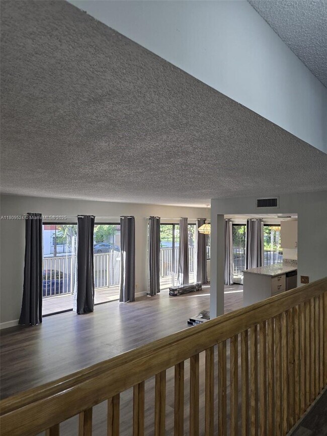 Building Photo - 4705 SW 62nd Ave