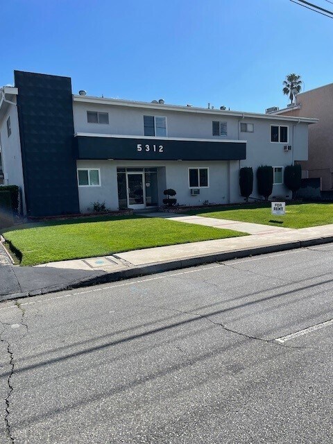 Primary Photo - 5312-5318 Kester Ave