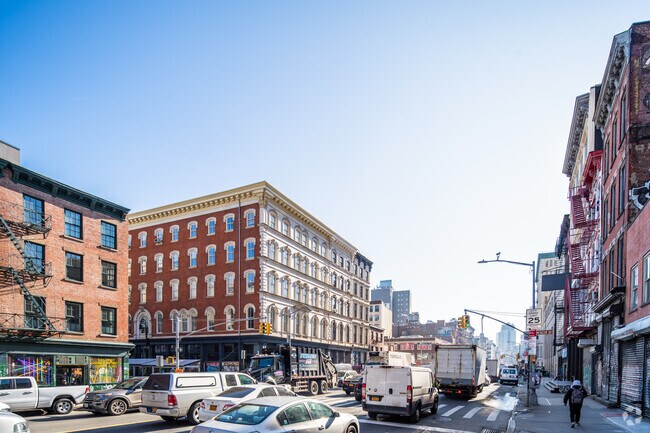 Context - 307 Canal St