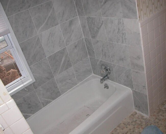 Foto del edificio - 1260 W 67th St