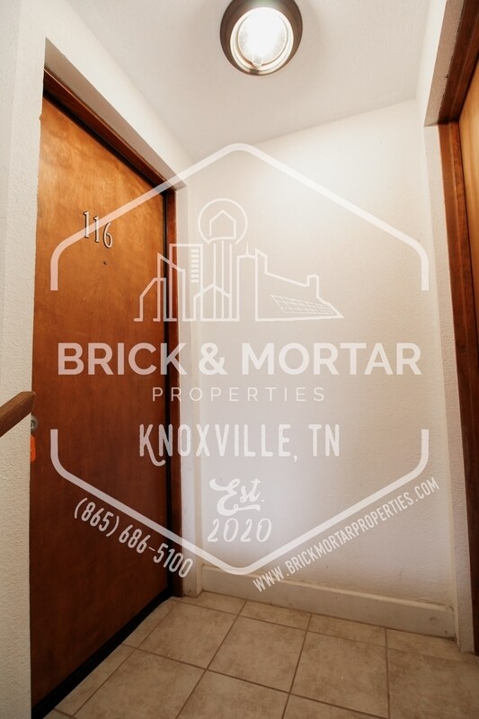 Building Photo - 116 S Maple St