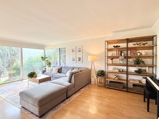 Sala de estar - 2729 Palos Verdes Dr N