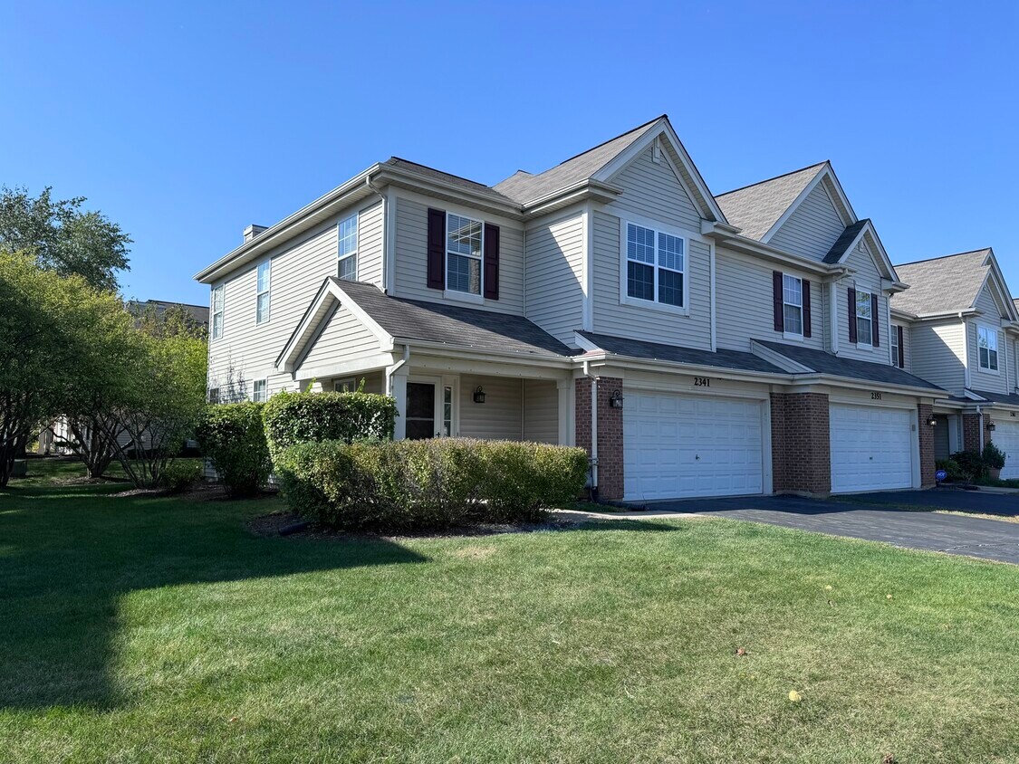 Foto principal - 2341 Claremont Ln