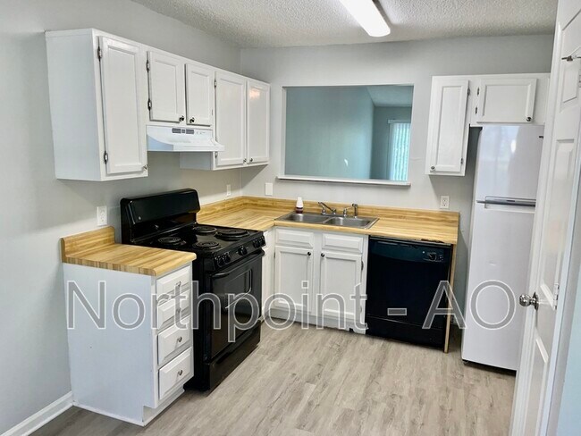 Foto del edificio - 707 Farmdale Way NW