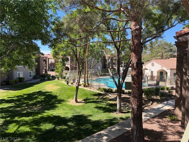 Foto del edificio - 7701 Tackle Dr