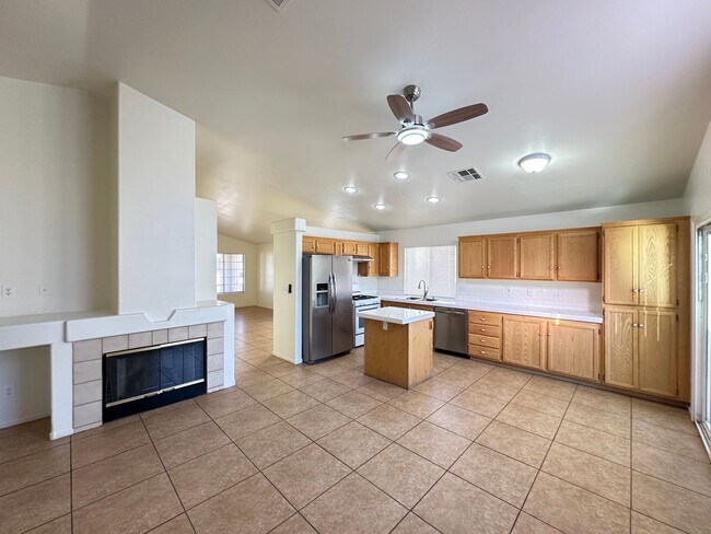 Building Photo - Montclaire Ridge