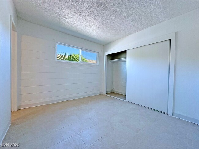 Building Photo - 2928 Marlin Ave