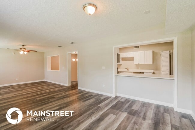 Building Photo - 112 Mayfair Cir