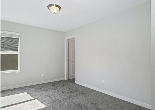 Building Photo - 872 G Street Southwest