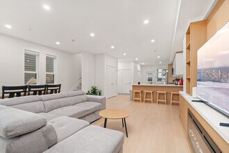 Building Photo - 6983 204 Street-SI ID1373719P