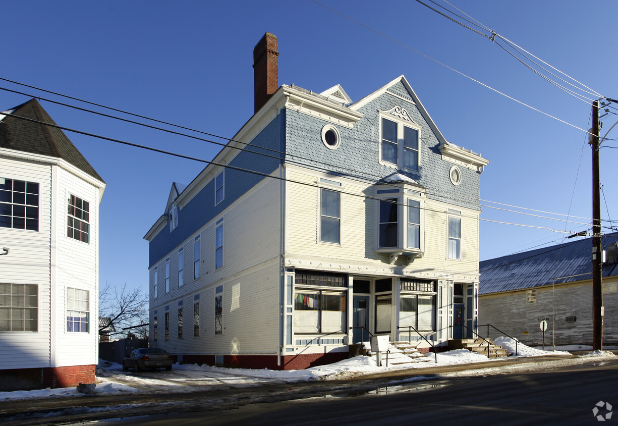 Building Photo - 13 Cottage St