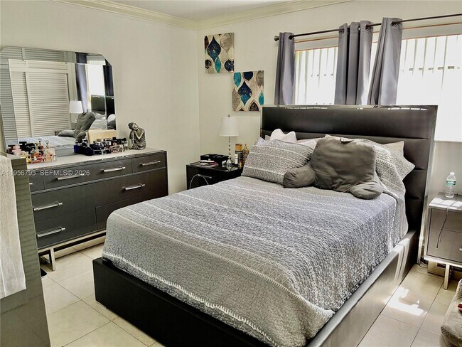 Building Photo - 7328 SW 82nd St