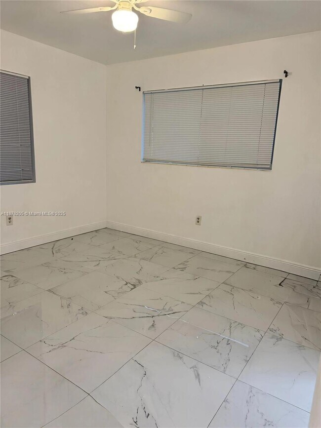 Foto del edificio - 3400 NW 173rd Terrace