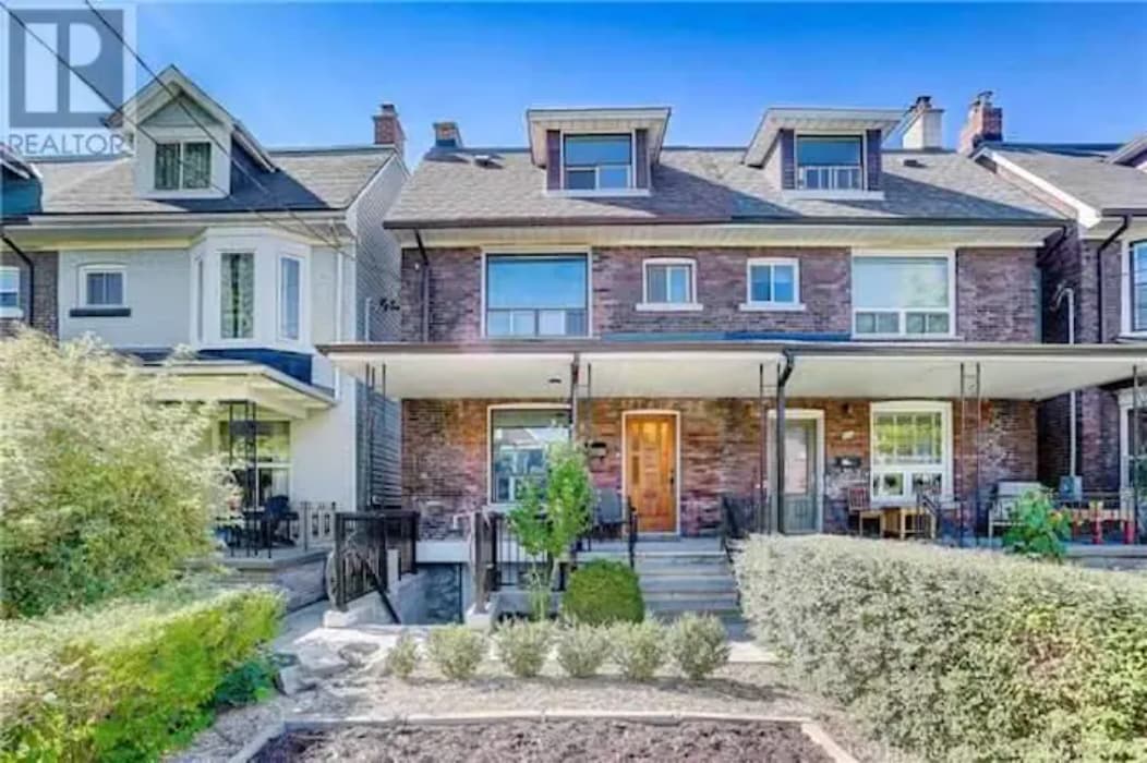 Primary Photo - 3 Bedroom in Little Italy