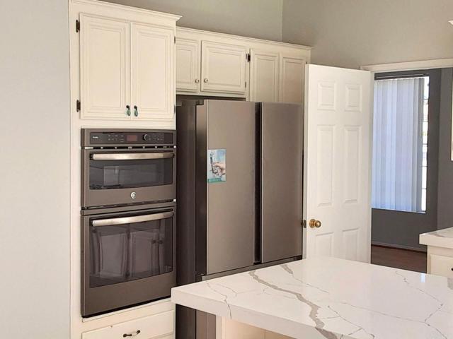 Foto del edificio - 586 Parkside Dr