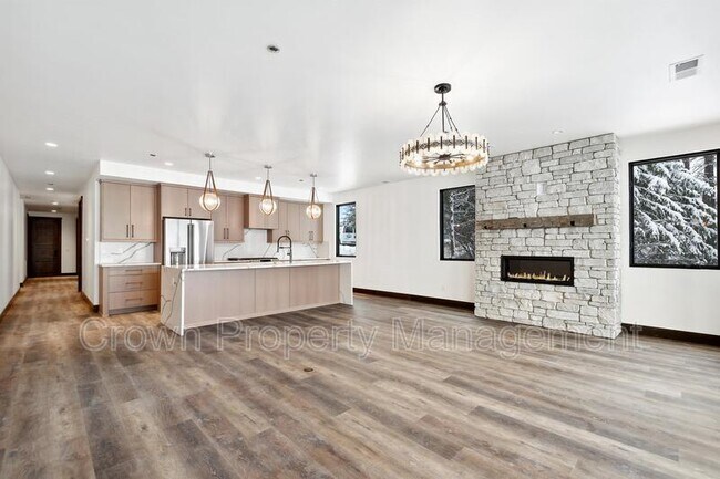 Building Photo - 317 Akers Ln