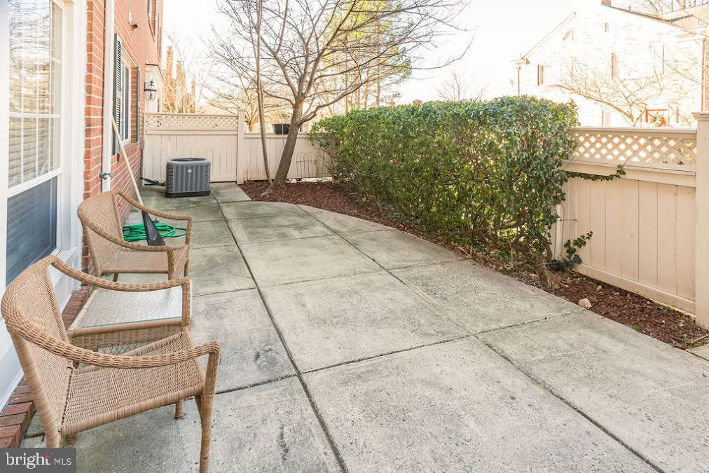 Primary Photo - 1223 N Van Dorn St