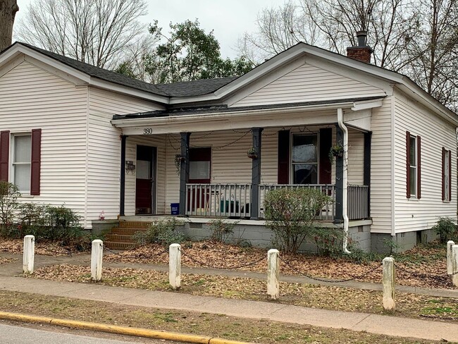 Building Photo - 3/2 Near UGA campus off Bloomfield Street ...