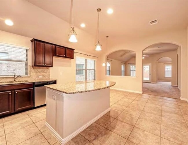 Building Photo - 2468 Millbrook Loop
