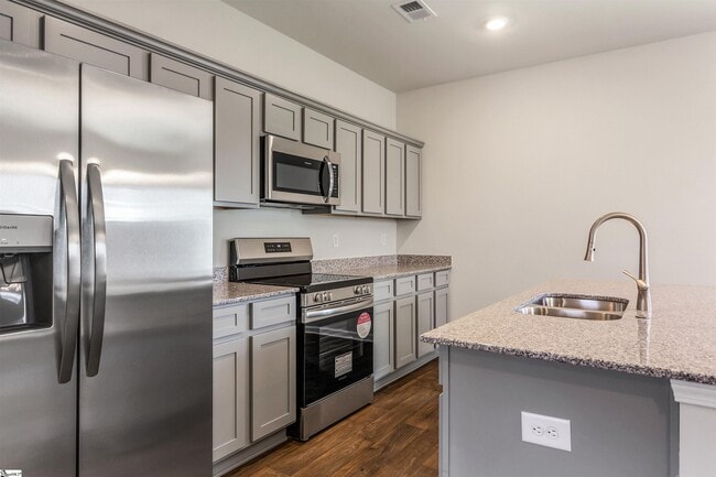 Foto del edificio - 137 Foundation Wy