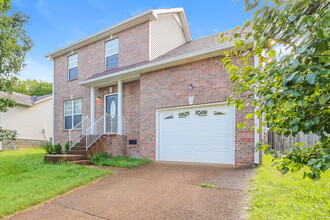 Building Photo - 712 Shandale Dr