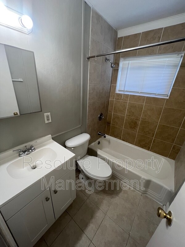 Foto del edificio - 111 Heck St