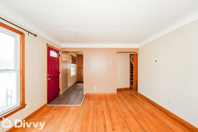 Building Photo - 6303 Northcliff Ave