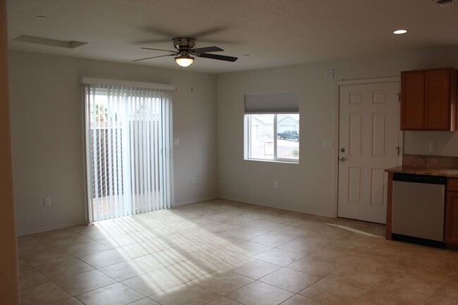 Building Photo - Brand New Duplex