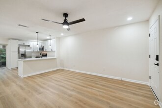 Building Photo - 2636 Sunnyside Dr