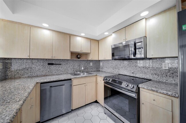 Foto del edificio - 2750 NE 183rd St