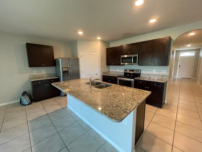 Foto del edificio - Like new 4 bedroom, 2 bath smart home in Port Orange