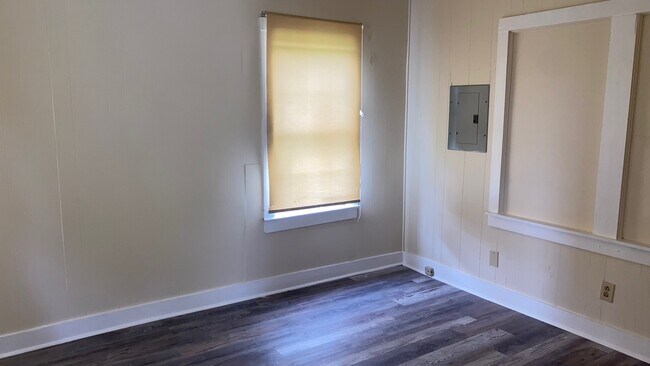 Building Photo - 3577 Catahoula Hwy