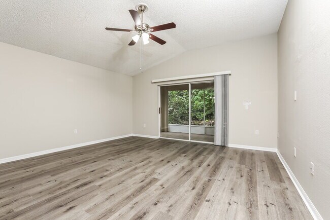 Foto del edificio - 25223 Ironwedge Dr