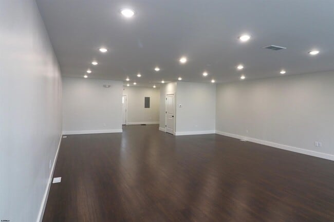 Foto del edificio - 24 S Washington Ave