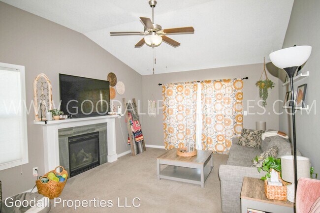 Foto del edificio - 3 br, 2.5 bath House - 1903 NW Woodbury Dr