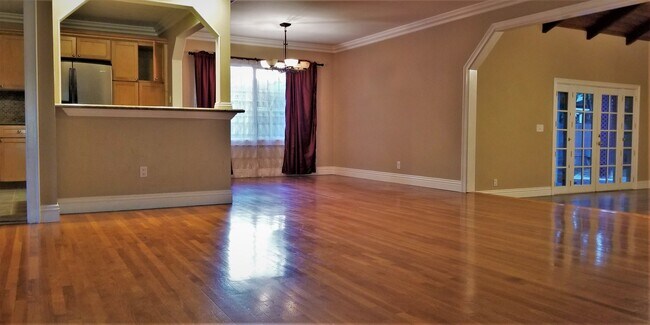 Building Photo - 3 Bedrooms, 2 Baths, 1,795 sq. ft. Home in...