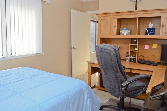 2nd Bedroom - 748 Upper Way