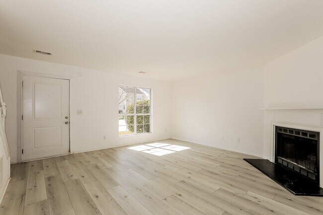 Foto del edificio - 5707 Wells Cir