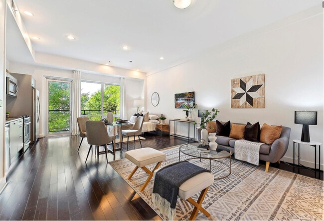 Foto del edificio - 1133 Metropolitan Ave