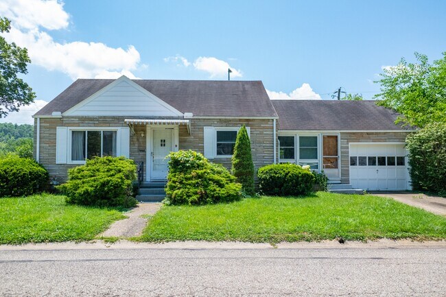 Building Photo - 9 Bolleana Pl