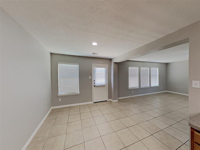Building Photo - 6811 Rustic Pecan Ln